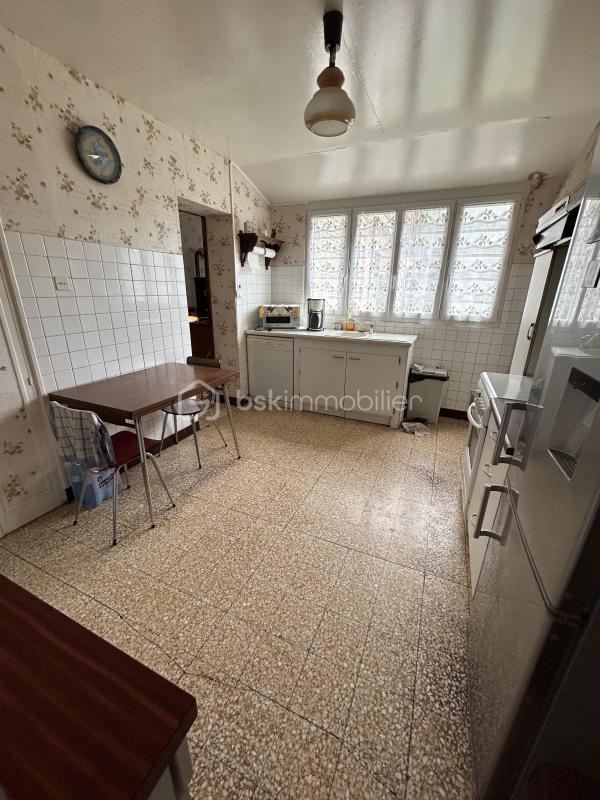 Maison - 272 m² - 10 pièces