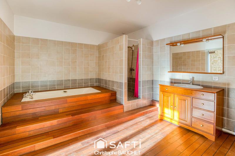 Appartement - 99 m² - 4 pièces