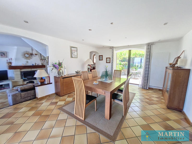 Villa - 185 m² - 9 pièces