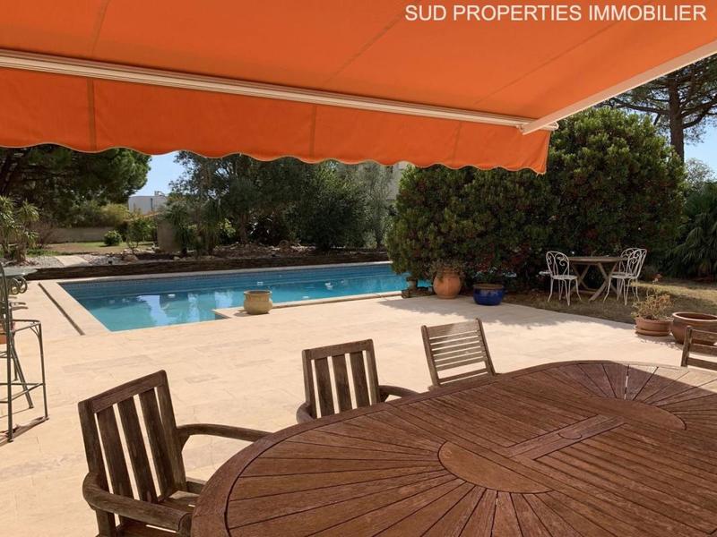 Villa - 300 m² - 7 pièces