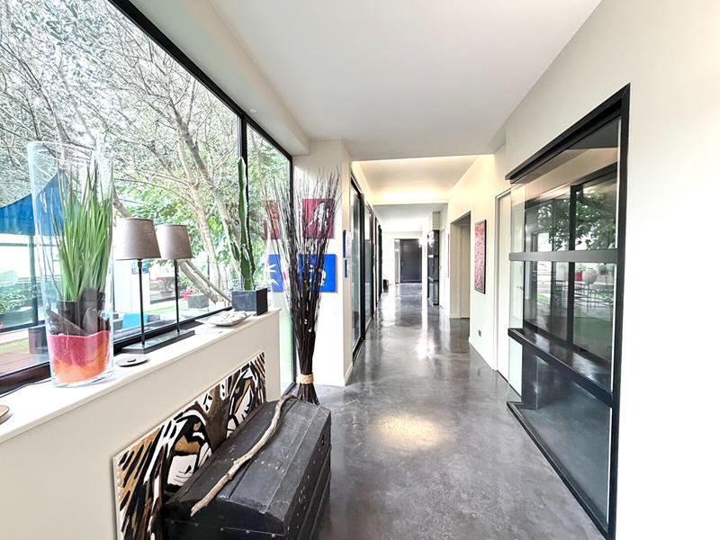 Loft - 397 m² - 6 pièces