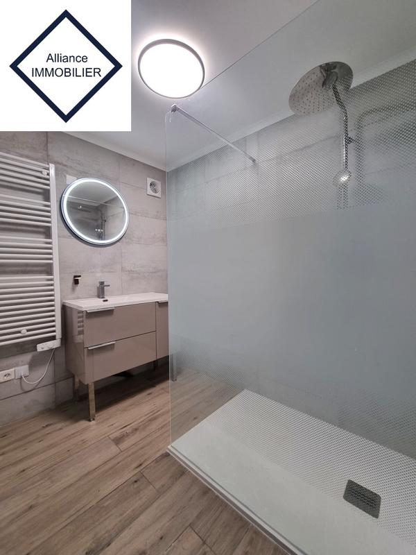 Maison - 215 m² - 8 pièces