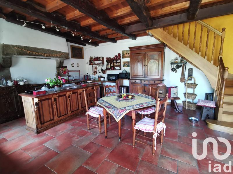 Maison - 236 m² - 8 pièces