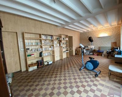 Maison - 303 m² - 11 pièces