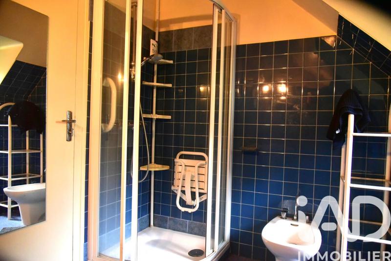 Maison - 212 m² - 7 pièces