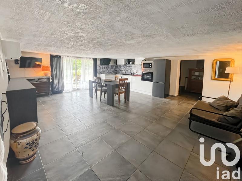 Maison - 227 m² - 7 pièces