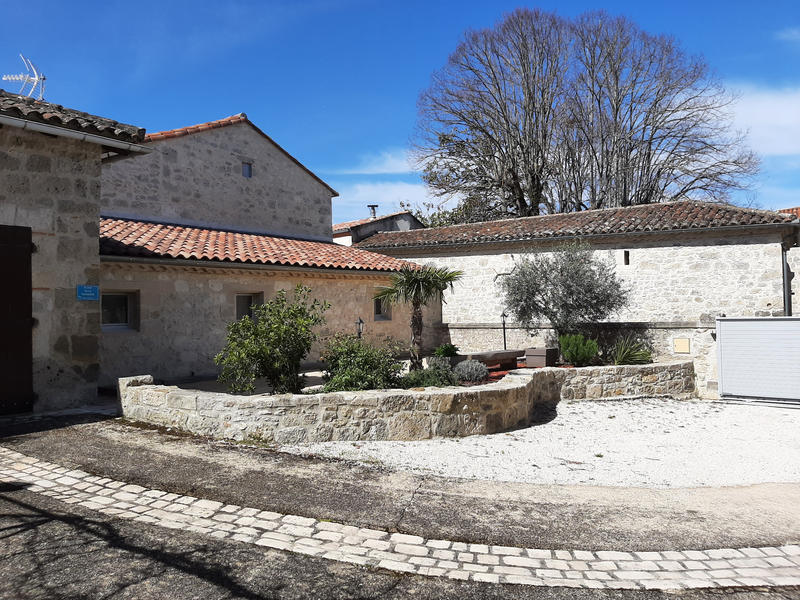 Maison - 350 m² - 10 pièces