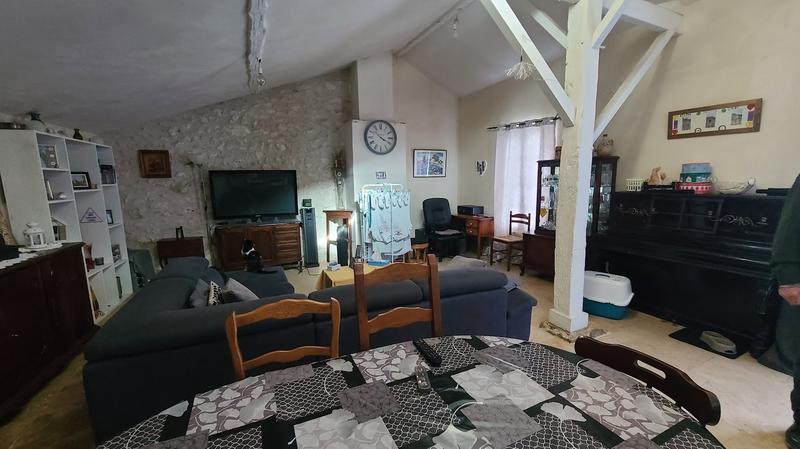 Maison - 235 m² - 8 pièces