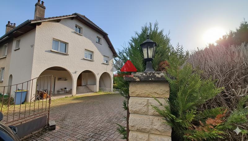 Appartement - 167 m² - 6 pièces