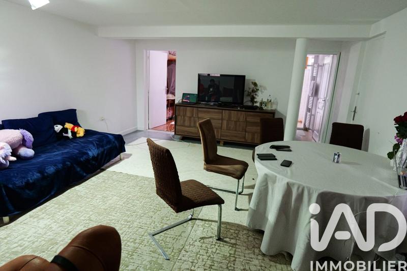 Maison - 240 m² - 8 pièces