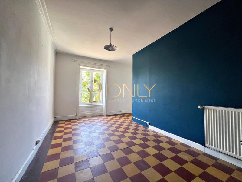 Maison - 285 m² - 10 pièces