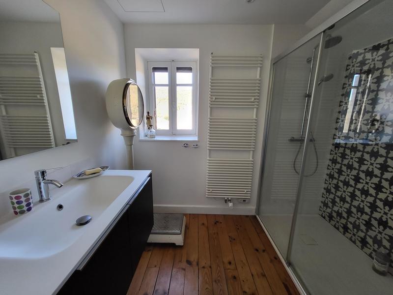 Maison - 225 m² - 10 pièces