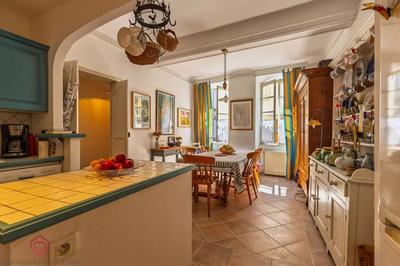 Maison de village - 256 m² - 10 pièces