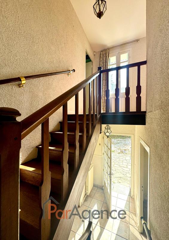 Maison - 205 m² - 7 pièces