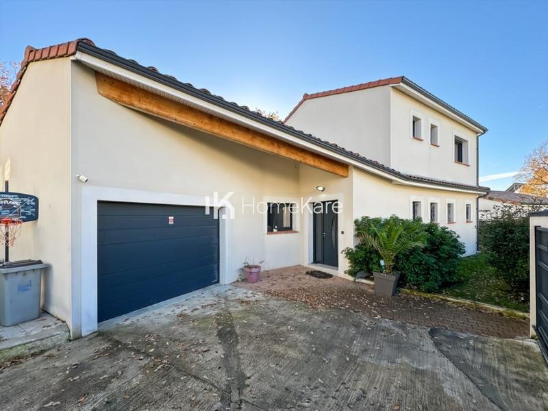 Maison - 140 m² - 5 pièces