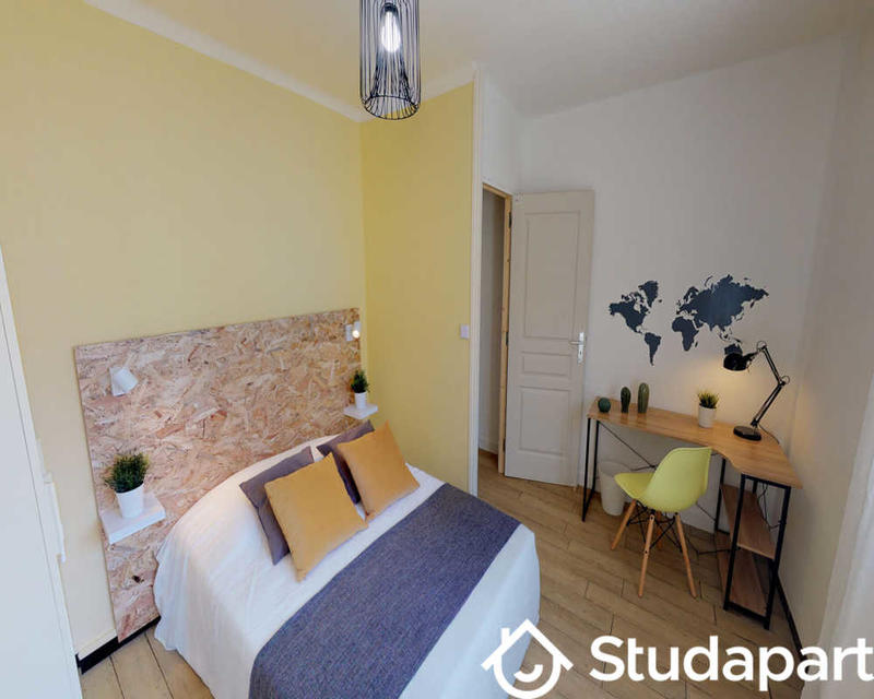 Chambre - 70 m² - 1 pièce