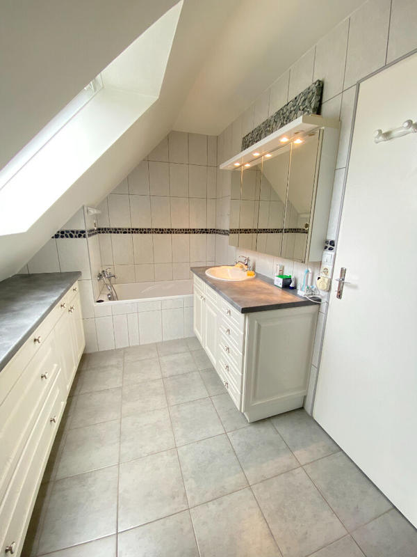 Maison - 93 m² - 4 pièces