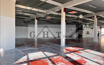 Entrepôt - 854 m²