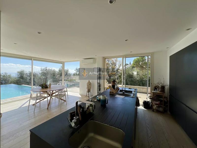 Maison - 185 m² - 6 pièces