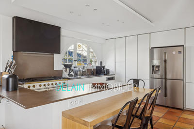 Maison - 220 m² - 5 pièces