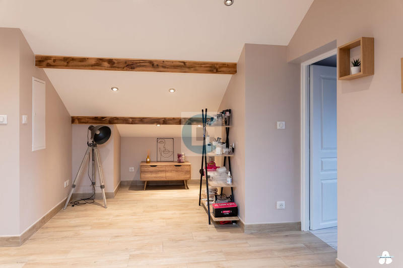 Maison - 144 m² - 8 pièces