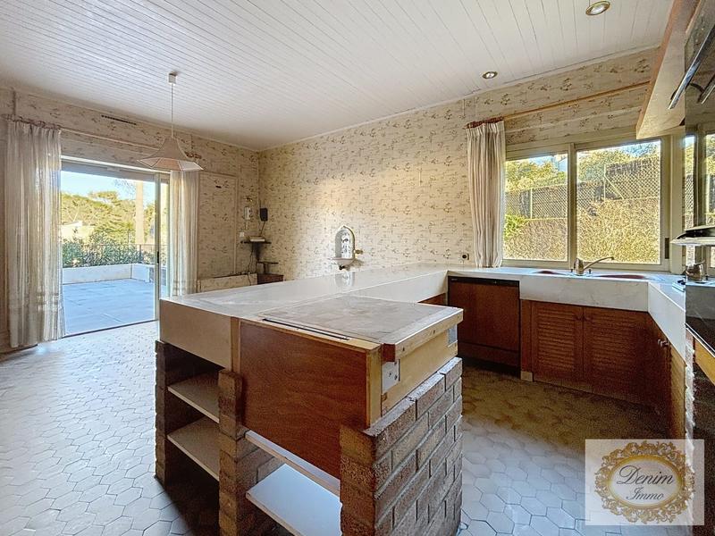 Villa - 390 m² - 6 pièces