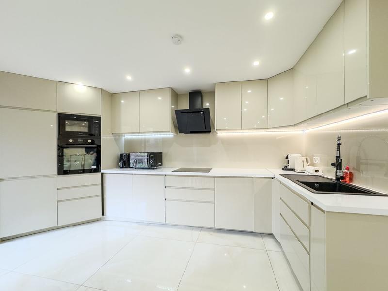 Appartement - 104 m² - 5 pièces