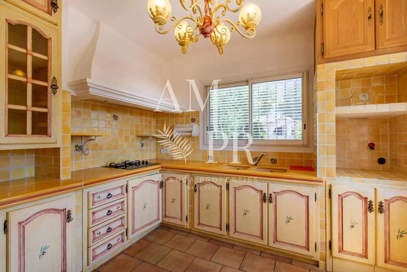 Villa - 181 m² - 7 pièces