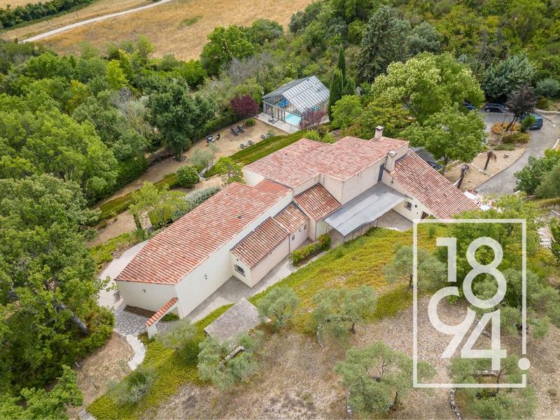 Maison - 397 m² - 7 pièces