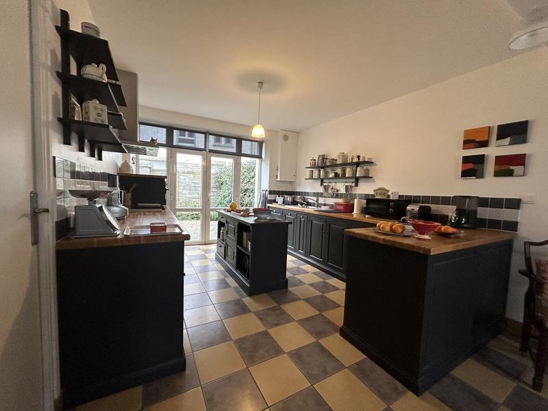 Maison - 205 m² - 7 pièces