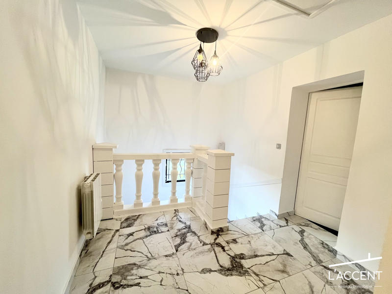 Maison - 183 m² - 6 pièces
