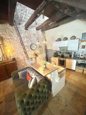 Maison - 280 m² - 8 pièces