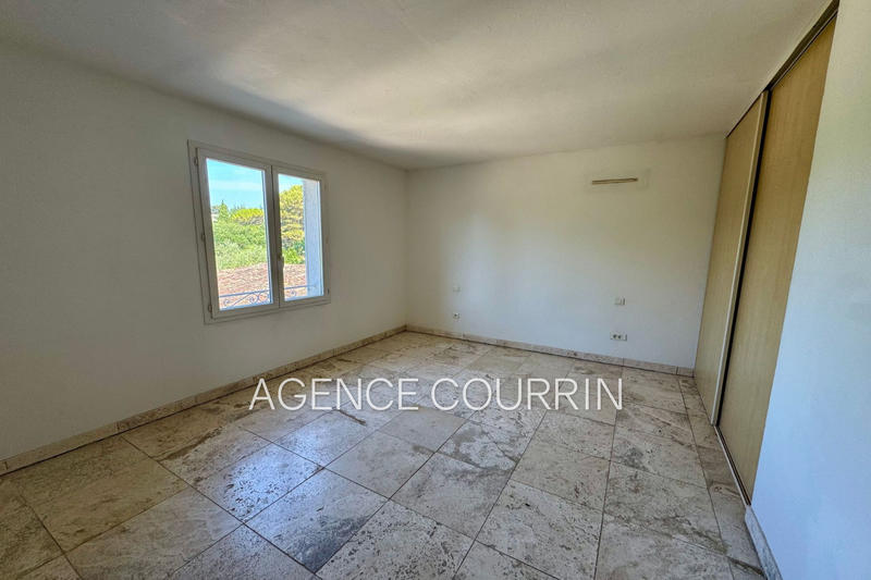 Maison - 205 m² - 5 pièces