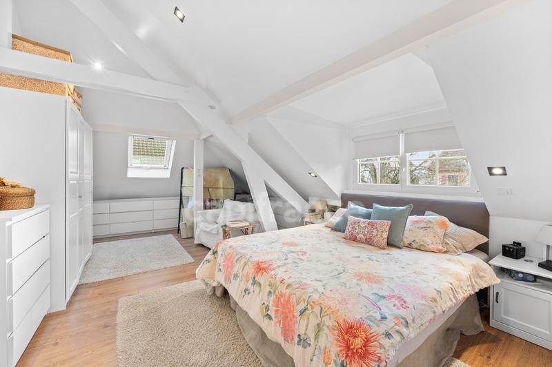 Maison - 207 m² - 6 pièces