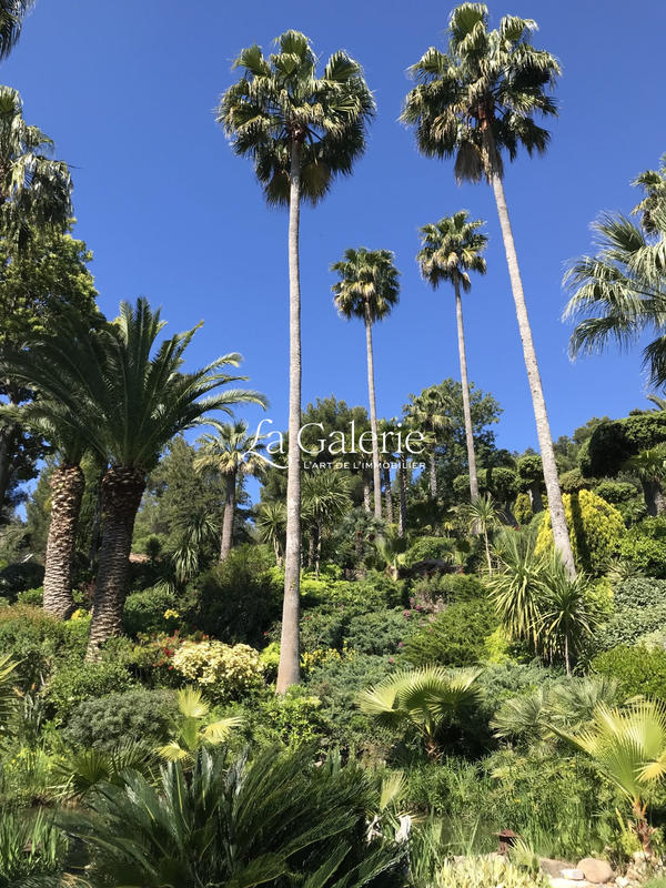 Villa - 360 m² - 9 pièces