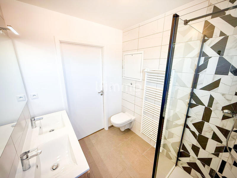 Loft - 121 m² - 5 pièces