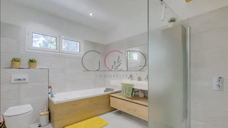 Villa - 180 m² - 7 pièces