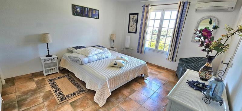 Maison - 242 m² - 7 pièces