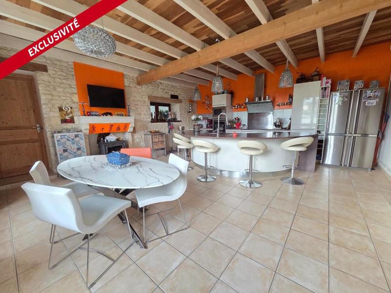 Maison - 371 m² - 7 pièces