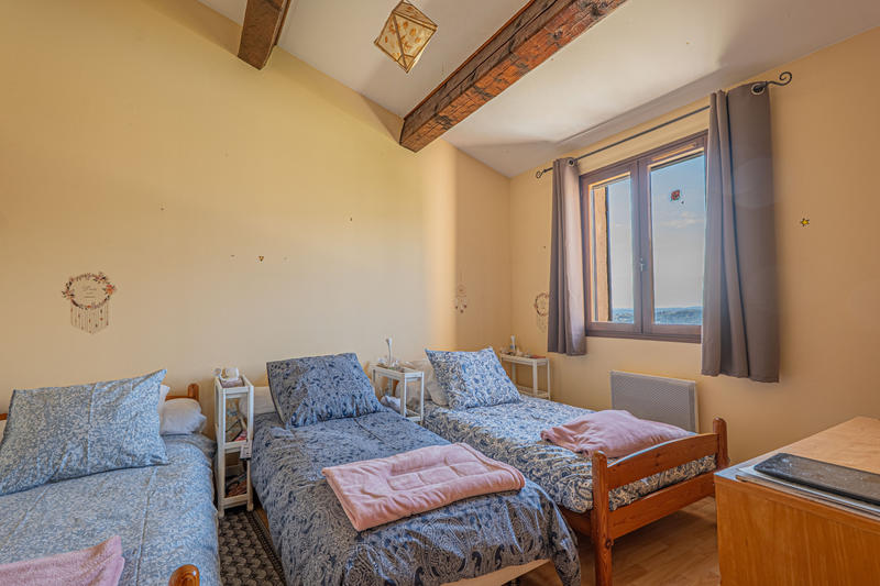 Maison - 181 m² - 8 pièces