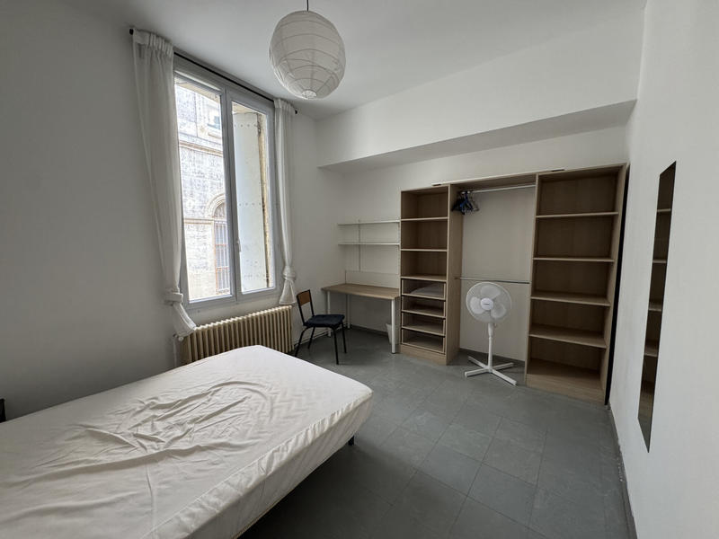 Appartement - 16 m² - 7 pièces