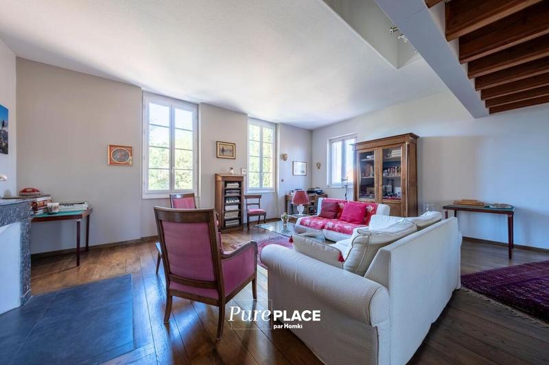 Maison - 292 m² - 9 pièces
