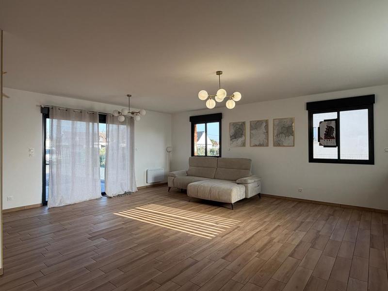 Maison - 93 m² - 4 pièces