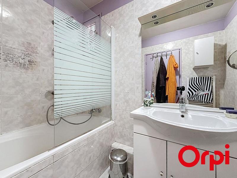 Maison - 198 m² - 8 pièces