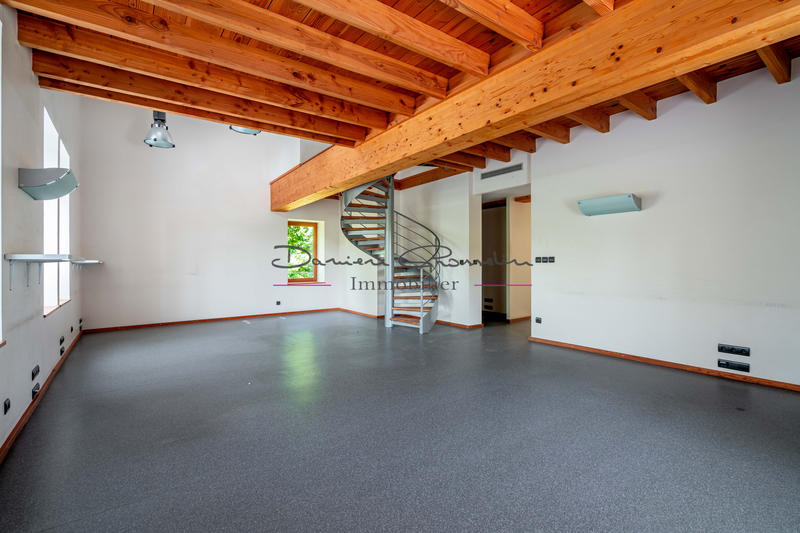 Propriété - 800 m² - 14 pièces