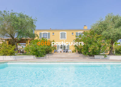 Maison - 220 m² - 8 pièces