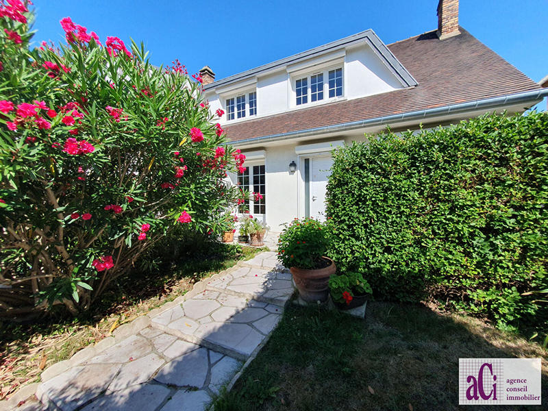 Maison - 177 m² - 7 pièces