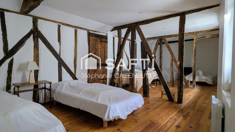 Maison - 233 m² - 9 pièces