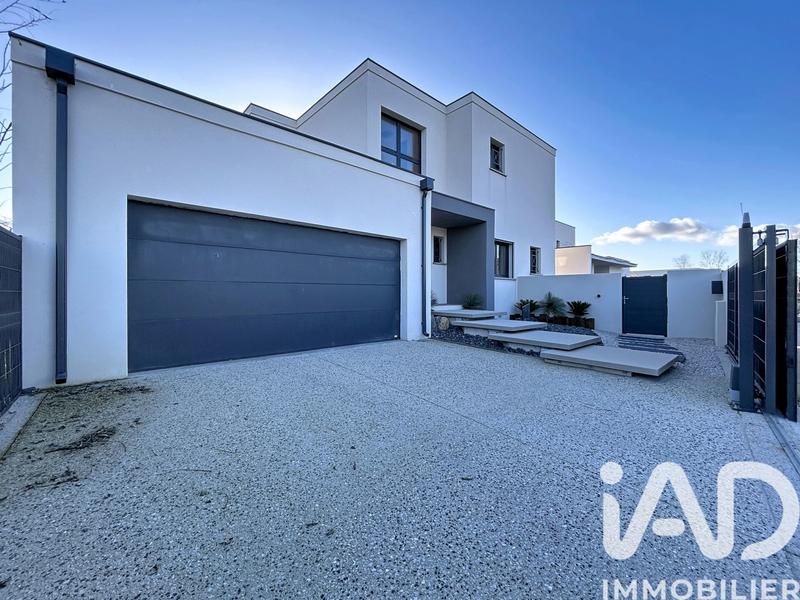 Maison - 147 m² - 5 pièces