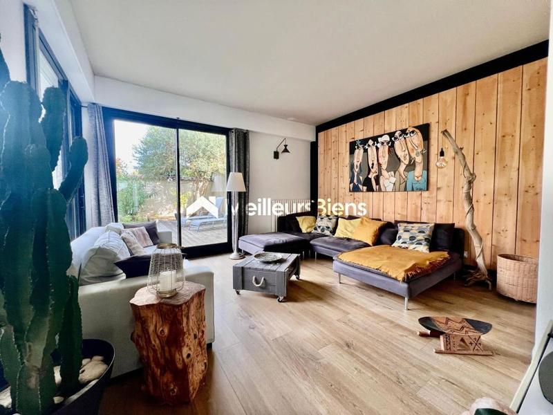 Maison - 168 m² - 8 pièces